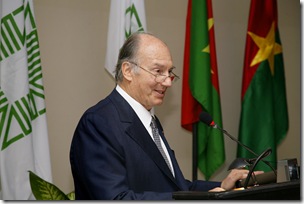 His Highness the Aga Khan speaking in Ouagadougou, Burkina Faso, at the seminar to celebrate the local recipients of the Aga Khan Award for Architecture.