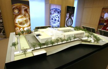 An essay in glass - by Maria Cook