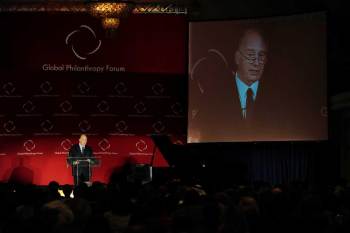 aga-khan-at-global-philanthropy-forum-1 His Highness the Aga Khan speaking to the Global Philanthropy Forum.