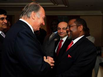 aga-khan-at-global-philanthropy-forum-with-ombeni-sefue His Highness with Tanzania’s Ambassador to the USA Mr Ombeni Sefue as other delegates look on at the Reception.