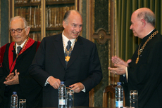 1-Aga Khan at Academy of Sciences of Lisbon May 2009