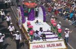 cgy-ismaili-muslim-float The Ismaili Muslim community's float was one of dozens in the Stampede parade. (CBC)
