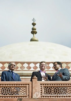 German Foreign Minister visits Humayun's tomb with senior leaders of Aga Khan Foundation India