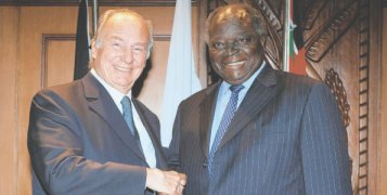 President Kibaki of Kenya lauds Aga Khan efforts