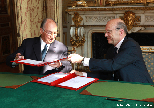 Signing of an agreement between the Quai d'Orsay and the International Diplomatic Academy - France-Diplomacy-Ministry of Foreign and European Affairs
