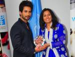 Almas Jiwani presents awards to Priyanka Chopra and Shahid Kapoor