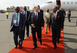 His Highness the Aga Khan arrives in Nairobi The Ismaili: Mawlana Hazar Imam arrives in Nairobi