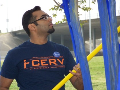 Pictures - Mayor Parker paints “The Blue Trees” with artist Konstantin Dimopolous - Houston Travel | Examiner.com