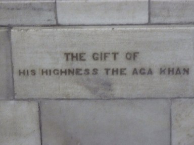 Statues at Victoria Memorial Hall: gifts from His Highness the Aga Khan III Statues at Victoria Memorial Hall: gifts from His Highness the Aga Khan III