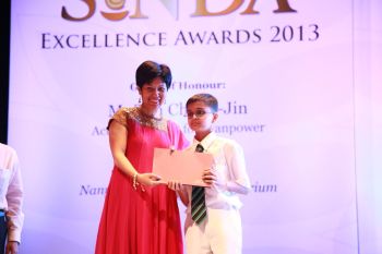 Azeem Merchant awarded Mendaki and SINDA Excellence Award 2013 for Being Second Highest Scorer in the whole of Singapore for Primary School Leaving Exam (PSLE)