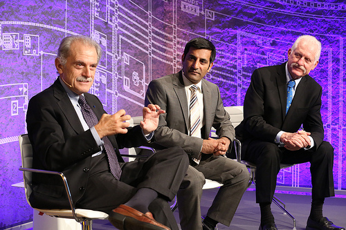 Rahman Jamal, Technology and Marketing Director Europe, presenting tools and technologies for building Cyber Physical Systems of Today and Tomorrow