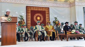AKU convocation 2013: Aga Khan stresses liberal arts focussing on global vision