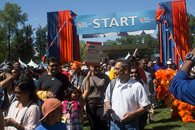 Nenshi urges Calgarians to fight global poverty - Calgarian Zaytoon Janjua raised more funds than any participant throughout Canada