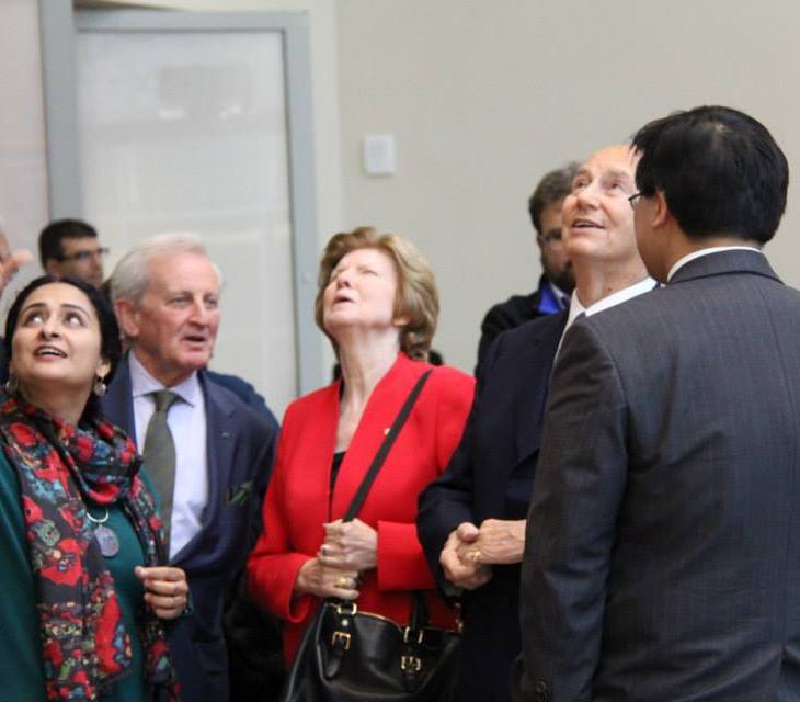 His Highness The Aga Khan and other VIPs with Aisha Khalid viewing "Your Way Begins on the Other Side" (Image: Ismailimail/Aisha Khalid)