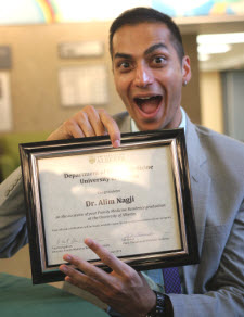 Alim Nagji gets Family Medicine Resident Leadership Award