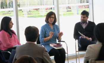 Dr Alice Hunsberger in conversation with ITREB educators at the Ismaili Centre, Toronto on 24 October 2014. Zulfikar Hirji ZULFIKAR HIRJI