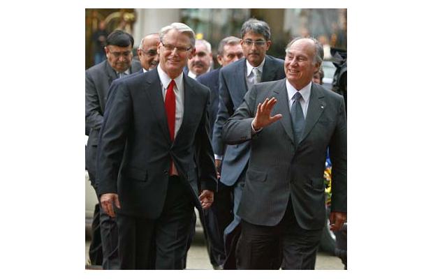 B.C. Premier Gordon Campbell walks with the Aga Khan in Vancouver - Golden Jubilee - 2008