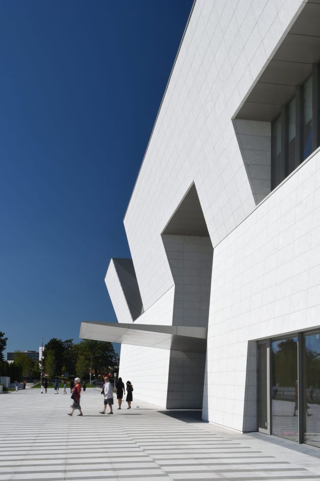 The Aga Khan Museum Toronto is designed by Pritzker Prize-winning Japanese architect Fumihiko Maki around the idea of light, where its design responds to the changing seasons and holds up well during the harsh Canadian winter.  (Via The Star Online - Malaysia)