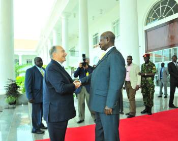 February 24, 2015: His Highness the Aga Khan with President Yoweri Museveni in Kampala, Uganda