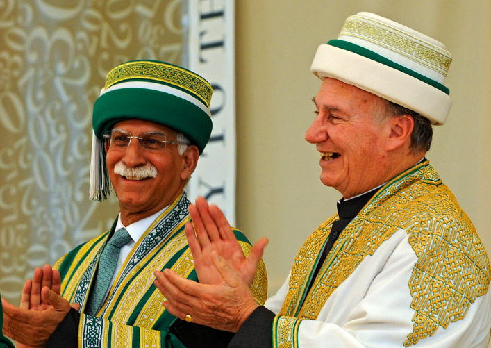 AKU Chancelor, His Highness the Aga Khan and AKU President, Firoz Rasul (image via AKDN)