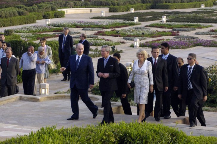 From Ismailimail Archives: 2006-03-20: His Highness the Aga Khan welcomes HRH The Prince of Wales and The Duchess of Cornwall to Al-Azhar Park on the 1st anniversary of the park’s inauguration. (Photo: AKDN/Gary Ott)