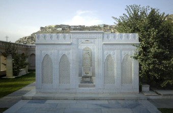 rebuilt marble wallks surrounding Babur's grave