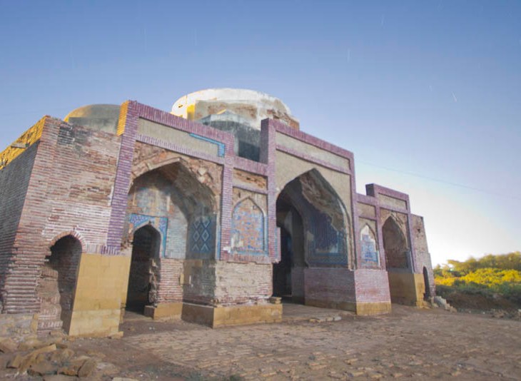 Dabgir Mosque in Thatta, built c.1568 (Photo by Iqbal Khatri via The news on Sunday)