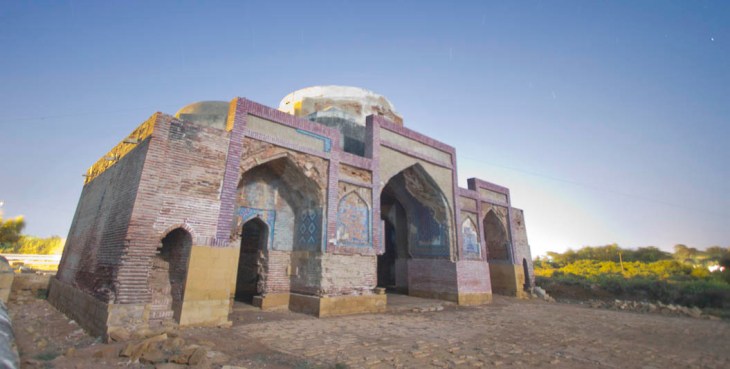 Dabgir Mosque in Thatta, built c.1568 (Photo by Iqbal Khatri via The news on Sunday)