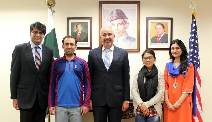 Mr. Adeel Baig, Mr. Mirza Ali international mountaineer, Mr Faisal Niaz Tirmizi, Consul General of Pakistan in Chicago, Ms. Samina Baig first Pakistani woman climb Mount Everest and Ms. Saman Muneeb Vice Consul Consulate General of Pakistan (Posted by Suresh Bodiwala, Community Contributor via Chicago Tribune)