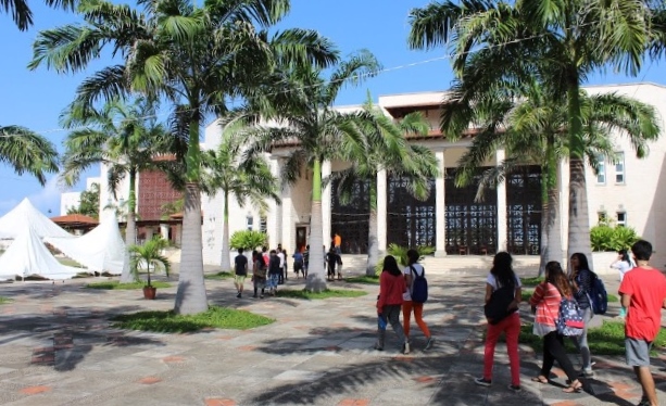 On the way to the dorms after a long day. ©Inaara Shakur Jamal