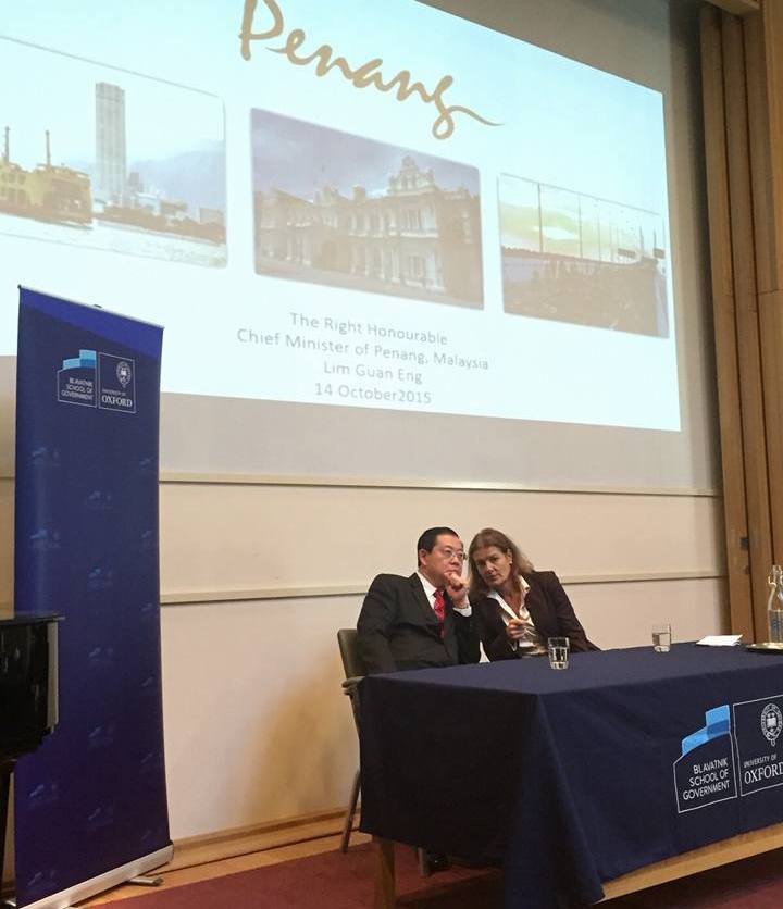 Minister Lim Guan Eng presents a lecture at Oxford University's Blavatnik School of Government. (Photo: via Lim Guan Eng Facebook & Twitter accounts)