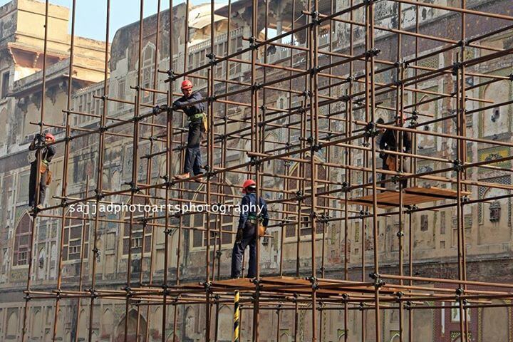 Aga Khan Trust for Culture Pakistan starts renovation of outer wall of Lahore Fort