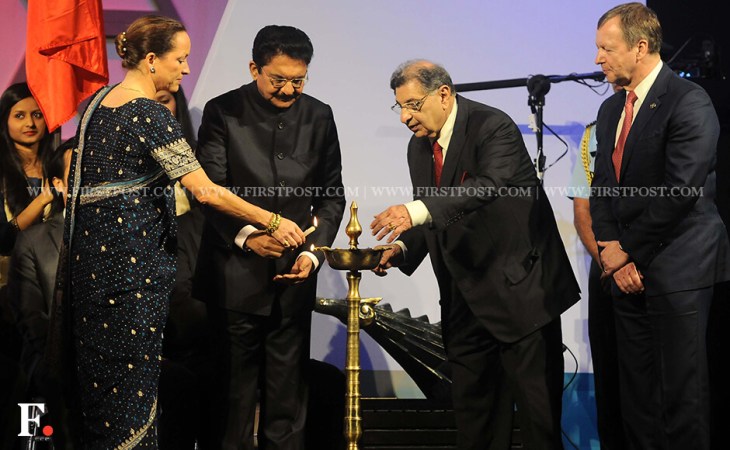 Governor of Maharashtra Dr. Vidyasagar Rao and Princess Zahra Aga Khan light the ceremonial lamp. Firstpost/Sachin Gokhale