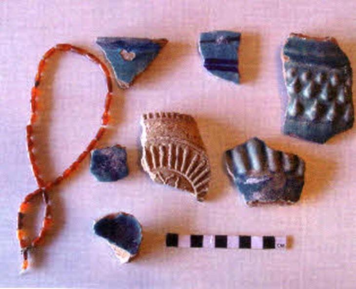 Agate beads and fine moulded wares from Andej. Photo: Eagle's Nest