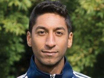 Zain Manji leads University of Toronto tennis team