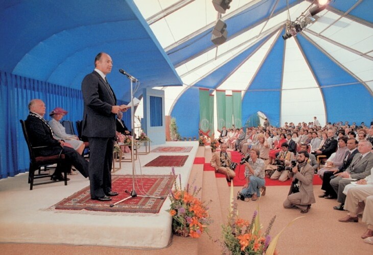 Mawlana Hazar Imam addresses the audience gathered for the Foundation Ceremony of the Ismaili Centre, Burnaby. CHRISTOPHER LITTLE