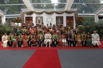 Mawlana Hazar Imam’s Diamond Jubilee to be celebrated in 2017-18 | The Ismaili