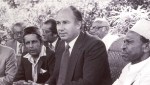 Muslim leaders meet with Mawlana Hazar Imam in Mombasa, Kenya, to request his assistance in improving their children's education. This meeting led to the establishment of the Madrasa pre-School Education Program. Photo: The Ismaili Canada, Golden Jubilee Issue