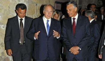 His Highness the Aga Khan and Portuguese President Cavaco Silva arrive at the Castle of São Jorge in Lisbon for the presentation ceremony for the 2013 Aga Khan Award for Architecture. AKDN / Gary Otte