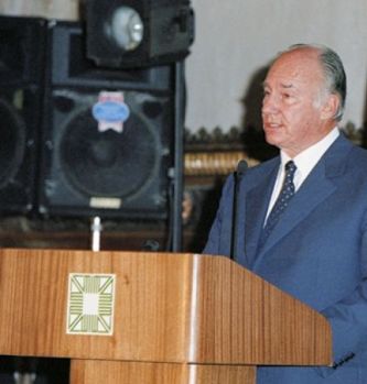His Highness the Aga Khan at the 2001 Award presentation ceremony of the Aga Khan Award for Architecture, Aleppo, Syria, November 6, 2001