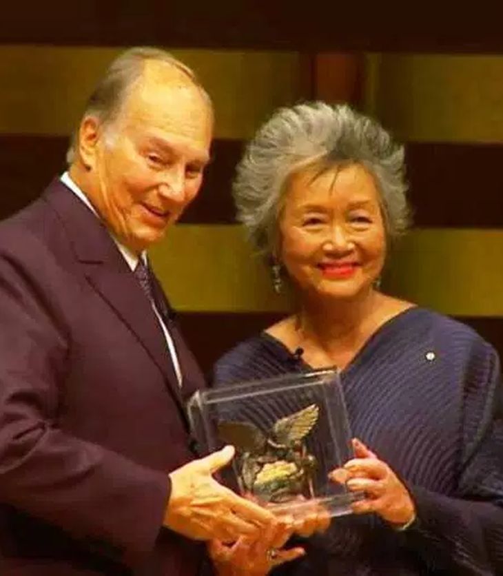 Symbolism of the medal created for the Adrienne Clarkson Prize for Global Citizenship presented to His Highness Prince Karim Aga Khan