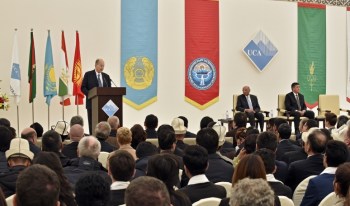 His Highness the Aga Khan, Chancellor of the University, addresses the audience of more than 300 representatives of government, His Highness's family and AKDN leadership. AKDN / Gary Otte
