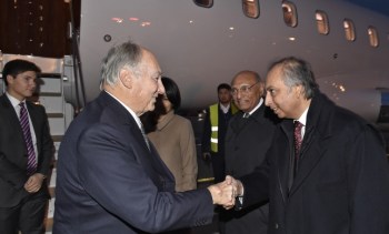 Dr Mahmoud Eboo, Chairman of the Ismaili Leaders’ International Forum, welcomes Hazar Imam at the Bishkek Airport. GARY OTTE/TheIsmaili