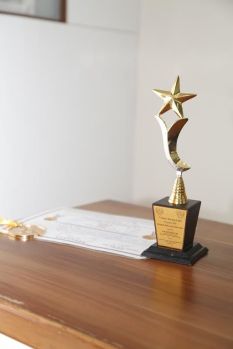 Dr. Farida Virani receives the NFED - Distinguished Educator and Scholar Award – 2016