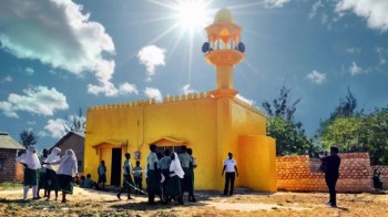 Why are Kenya's churches and mosques turning yellow? - CNN.com