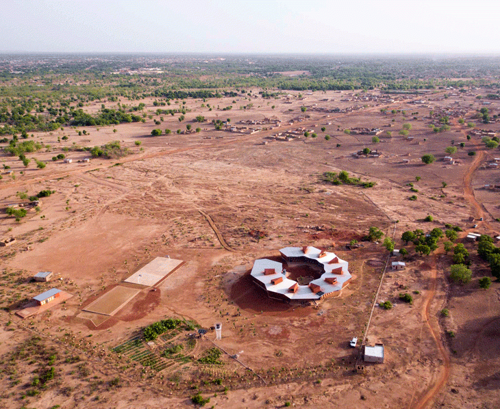 Beyond song at the opera village The interdisciplinary opera village project in Burkina Faso was the vision of performance artist and director Christoph Schlingensief before he died of cancer in 2010. Kéré built the intercultural center near the capital city of Ouagadougou. (Image credit: Daniel Schwartz, Gran Horizonte Medi)