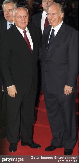 His Highness the Aga Khan (r) and Mikhail Gorbachev, former president of the Soviet Union attend the Quadriga Awards 2005 at Komische Oper on October 03, 2005 in Berlin, Germany. (Image credit: Tom Maelsa/Getty Images)