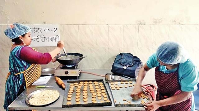 Aga Khan Foundation fights malnutrition in Nizamuddin Basti with healthy snacks
