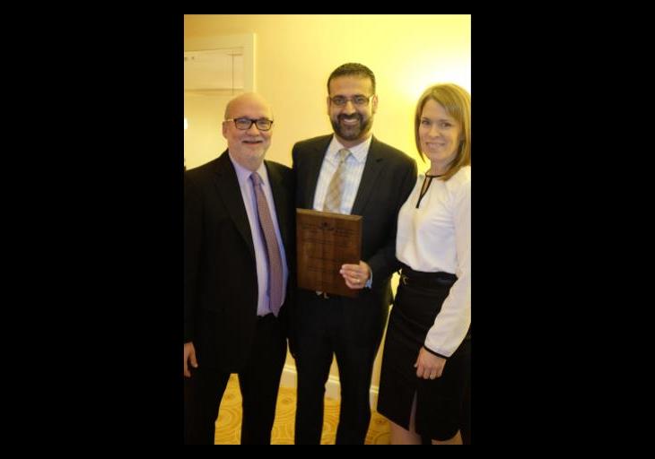 Dr. Farhan Bhanji receives award from Paediatric Chairs of Canada