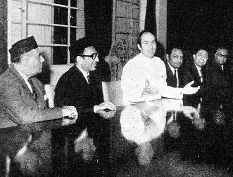 Historical Photograph: Dacca, Bangladesh 1970 - Aga Khan with others